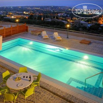 Danae s Luxury Villas