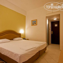 Kronos Hotel 