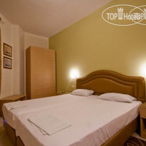Kronos Hotel