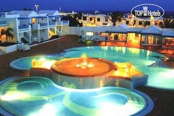 Hotel photo Atlantis Las Lomas 2*