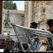 Nuria Hostal