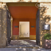 Puerta Del Camino Pamplona