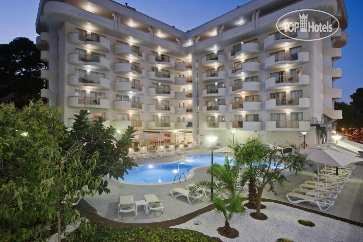 Salou Beach by Pierre & Vacances