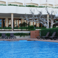 Los Robles Hotel