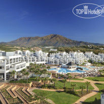 Apartamentos Fuerte Estepona Hotel and mountains
