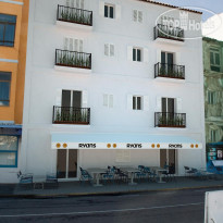 La Marina Hostal 