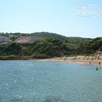 Invisa Hotel Club Cala Blanca Пляж