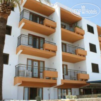 Llevant Apartments Отель