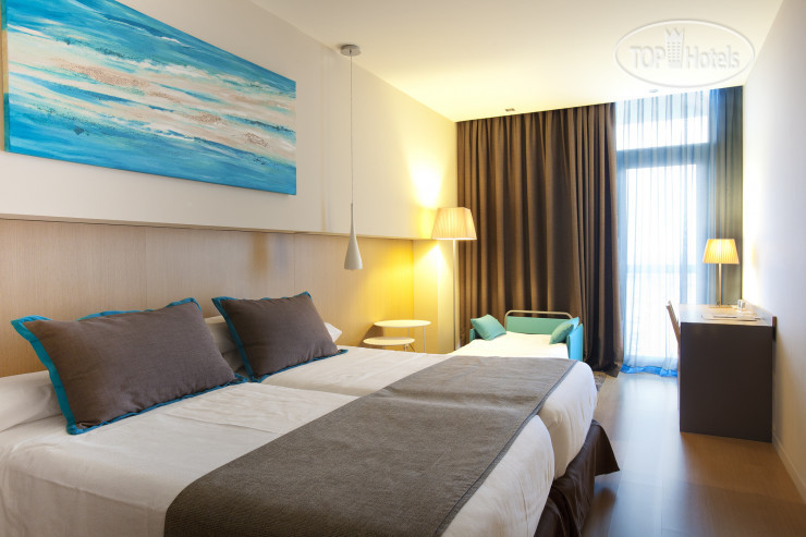 New photos from tourists Atenea Port Barcelona Mataro 4*