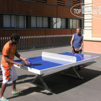 Pere Tarres Youth Hostel 