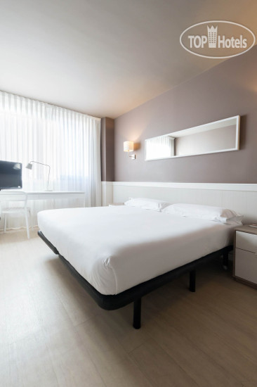 Hotel photo Paral.Lel 2*