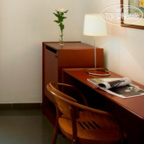 Medium Prisma Desk