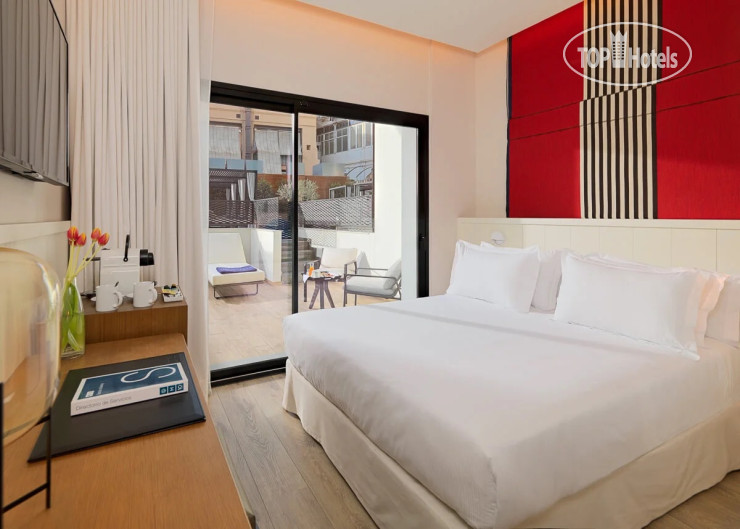 Hotel photo H10 Cubik 4*