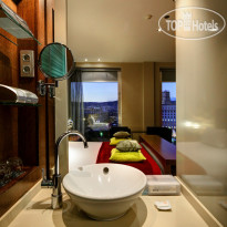 Olivia Plaza Hotel