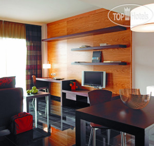 Hotel photo Hesperia Fira Suites 5*