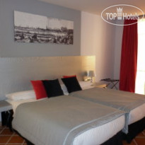 Los Seises by Fontecruz 