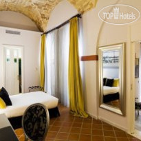 Los Seises by Fontecruz 