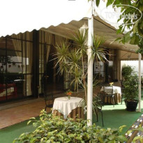 Los Seises by Fontecruz 