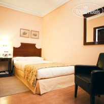 Sercotel Grand Hotel Conde Duque Стандартный одноместный номер.