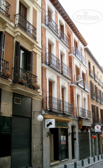 Hotelier's photos Hostal Oporto 2*