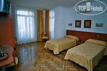 New photos from tourists Hostal Luis XV 2*