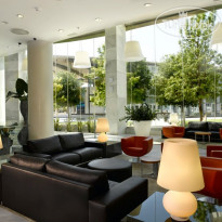 Sercotel Sorolla Palace Холл.