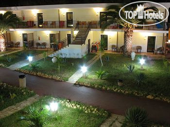 Hotelier's photos Cala Greca Beach Resort 4*