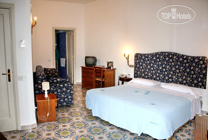 New photos from tourists Savoia hotel Positano 3*