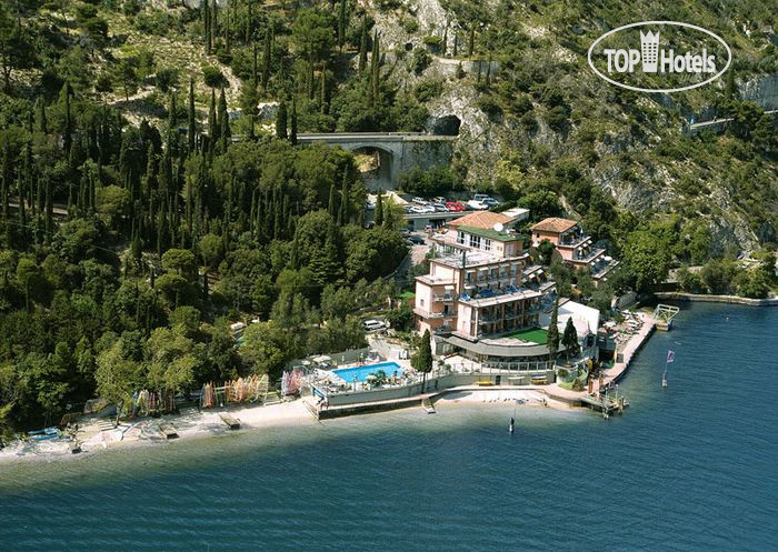New photos from tourists Capo Reamol 4*