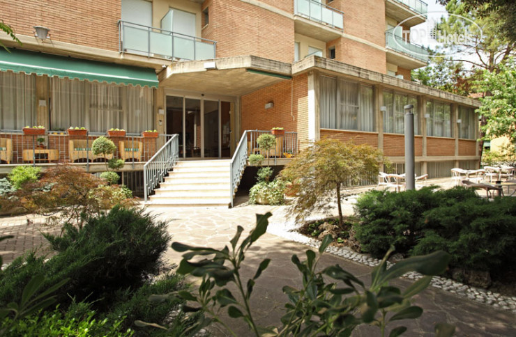 Hotelier's photos L Hotel Ariston 3*