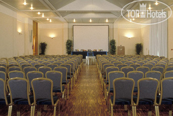 FlyOn Hotel & Conference Center