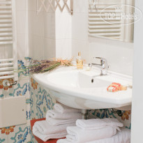 Sacre Bleu Bed & Breakfast 