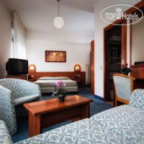 Everest Restaurant Hotel 