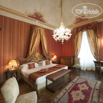 Castello di Guarene Castle Deluxe Room