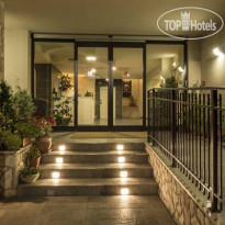 Centova Hotel Hotel Entrance