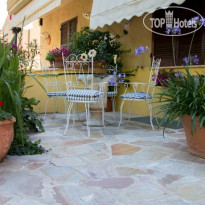 Villamena Bed & Breakfast Отель