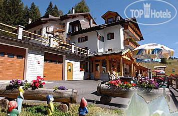 Hotel photo La Roccia hotel Passo Tonale 3*