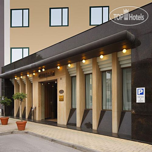 Hotel photo Holiday 4*