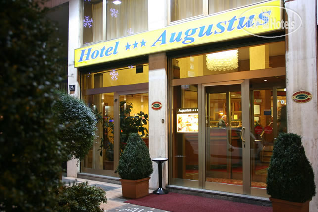 Hotel photo Just Hotel Milano 3*