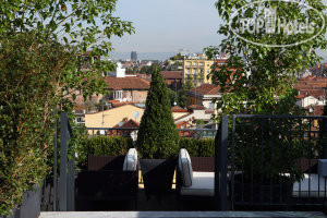 New photos from tourists Milano Scala 4*