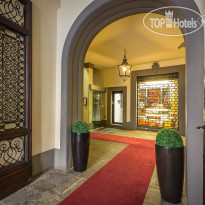 Duomo Hotel Firenze Вход в отель