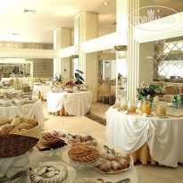 Roseo Hotel Leon DOro Зал для завтраков