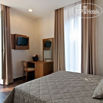 Collina Suites 