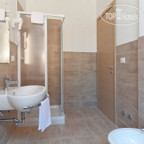Collina Suites 