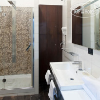 Collina Suites 