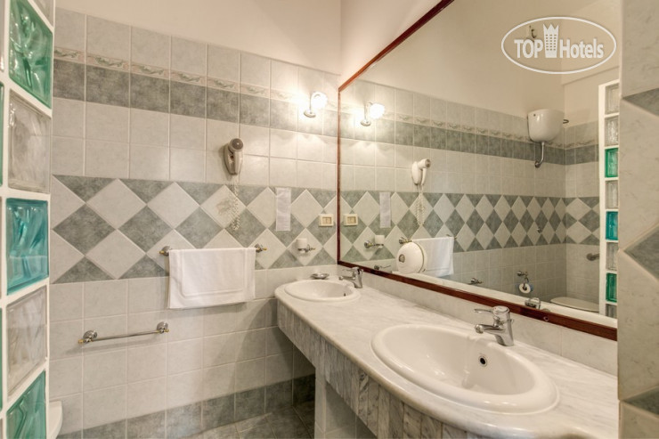 New photos from tourists Cambridge 3*