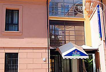 Hotelier's photos B&B Hotel Roma Tuscolana San Giovanni 3*