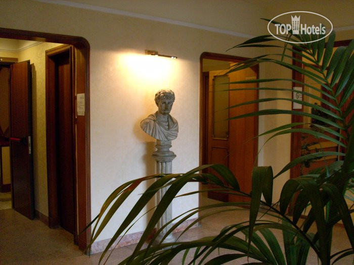 Hotel photo Consul 3*