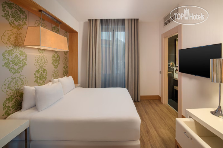 Hotel photo NH Genova Centro 4*