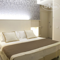 L Hotel